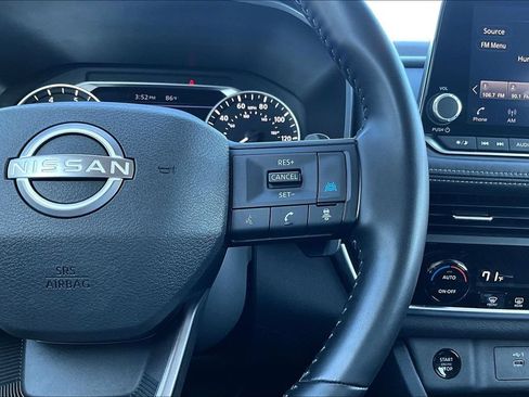 Used 2025 Nissan Rogue SV AWD/4WD image 10
