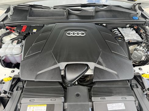 Used 2025 Audi Q7 3.0T Premium Plus AWD/4WD image 32