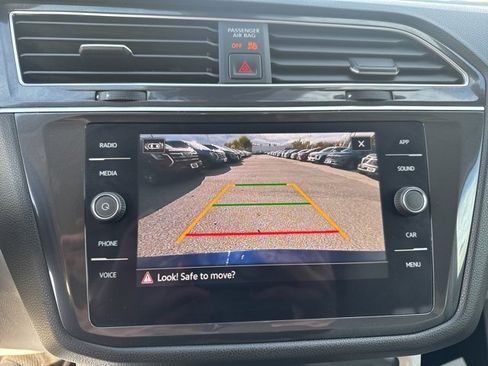 Used 2024 Volkswagen Tiguan SE image 15