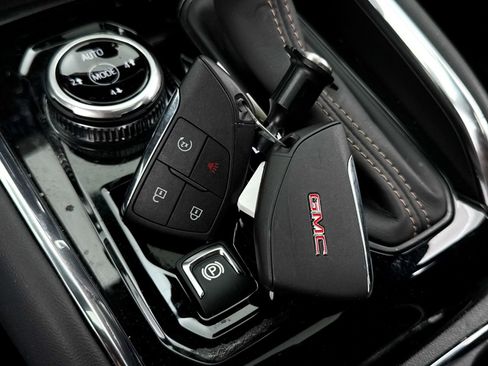 Used 2024 GMC Canyon AT4 w/ AT4 Premium Package AWD/4WD image 37