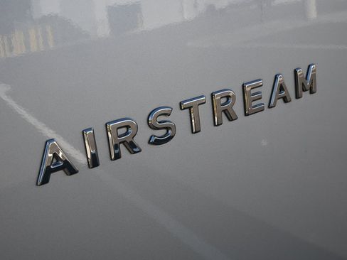 Used 2021 Mercedes-Benz Sprinter 2500 image 31