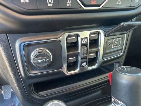 Certified 2022 Jeep Gladiator Overland w/ Popular Equipment Package image 39