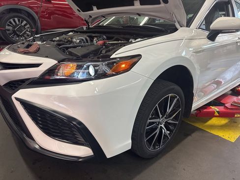 Used 2023 Toyota Camry SE w/ Convenience Package FWD image 1