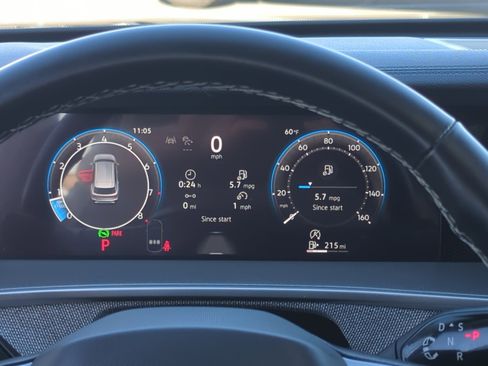 Certified 2025 Volkswagen Tiguan S image 11