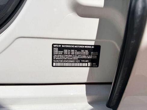 Used 2025 BMW X5 xDrive40i w/ M Sport Package AWD/4WD image 37