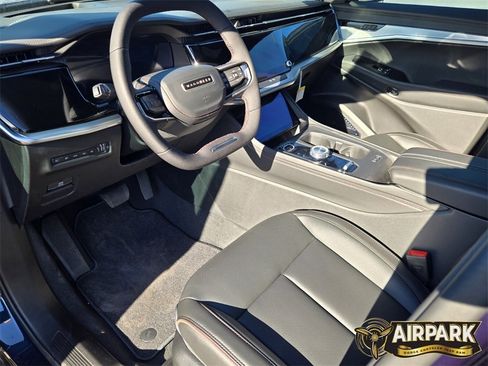 New 2025 Jeep Wagoneer S Launch Edition image 13