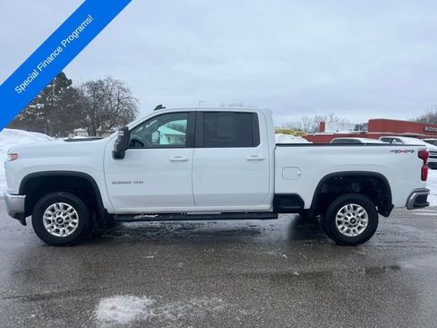 Used 2020 Chevrolet Silverado 2500 LT image 2