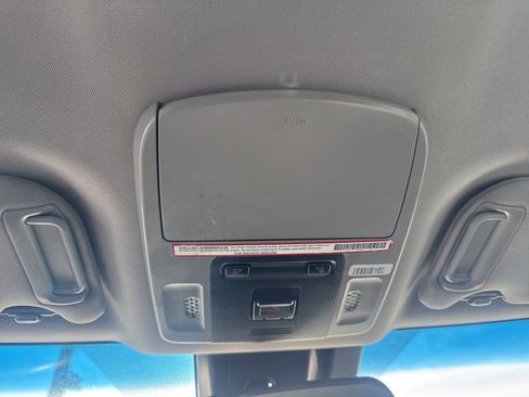 Used 2020 Toyota Camry SE image 13