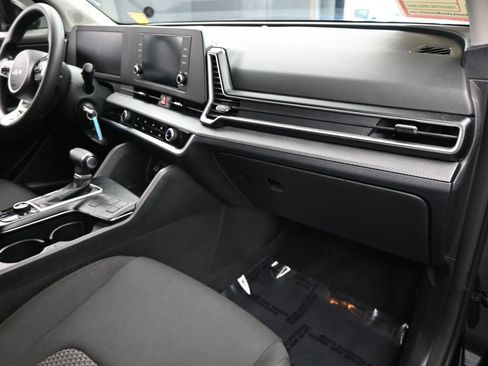 Used 2023 Kia Sportage LX image 42