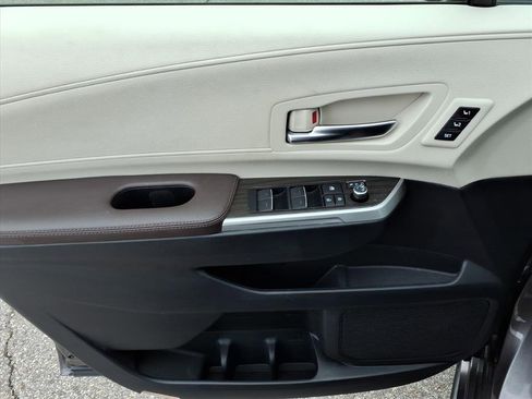 Certified 2023 Toyota Sienna Platinum image 15
