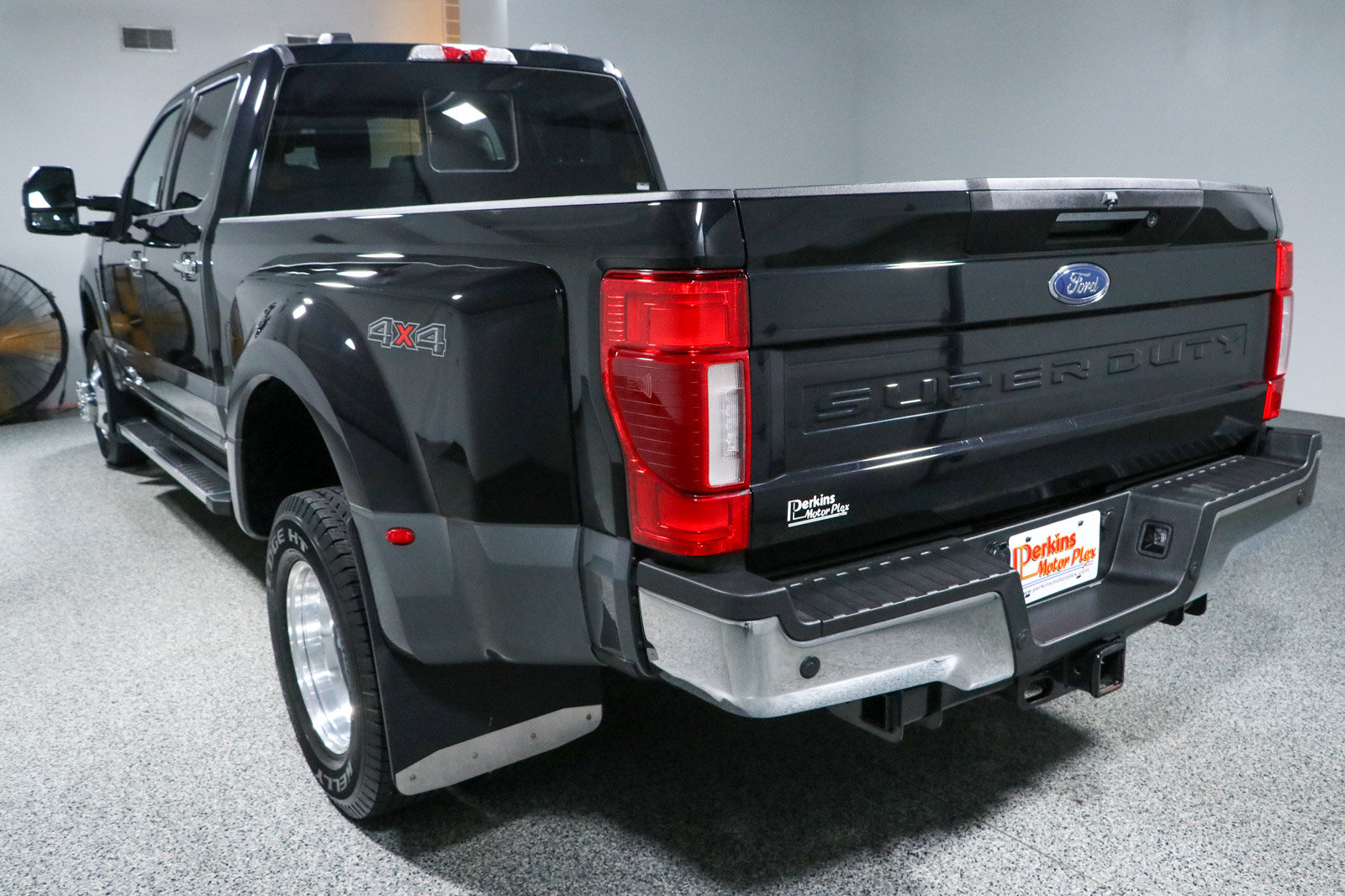 Used 2022 Ford F350 Lariat w/ Lariat Ultimate Package AWD/4WD image 9