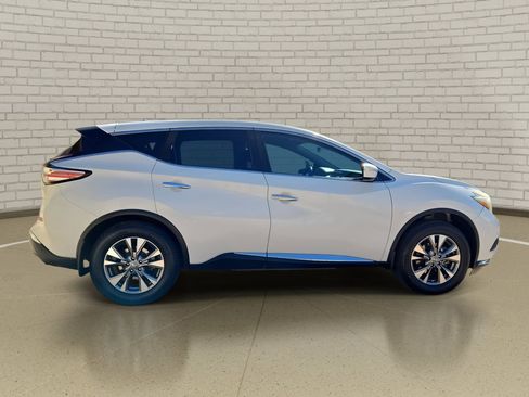 Used 2015 Nissan Murano S image 4