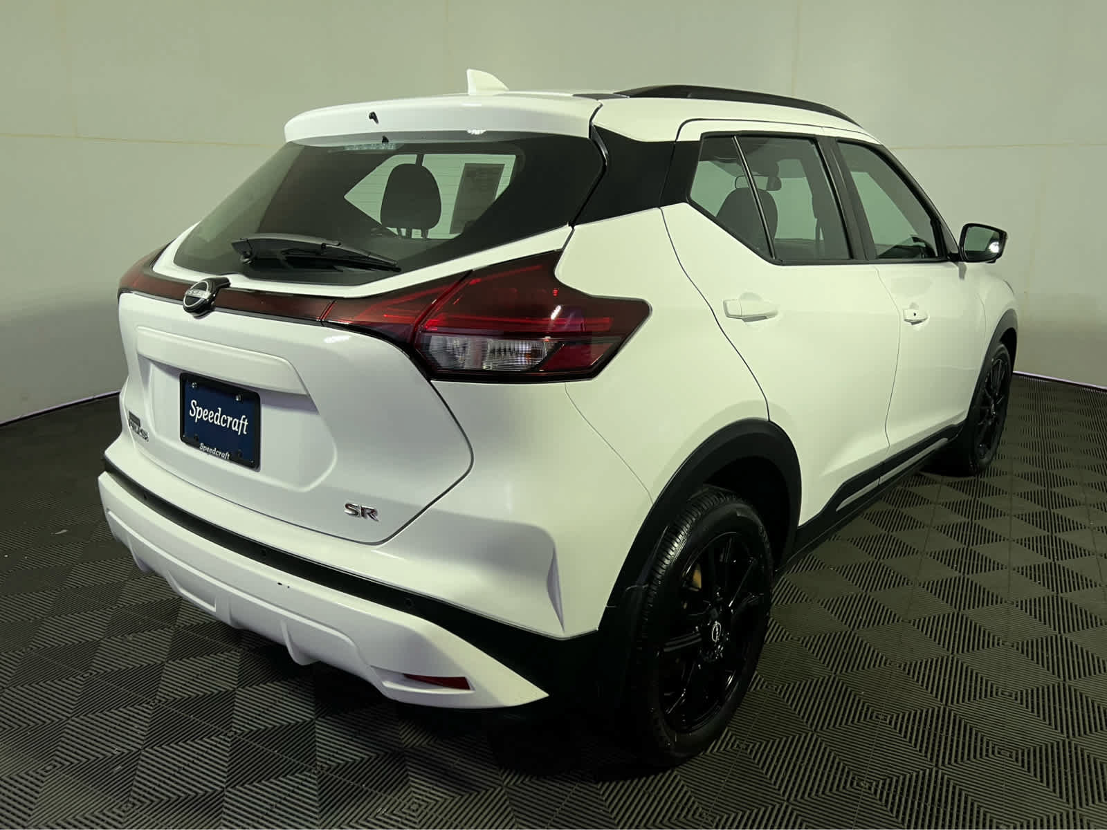 Certified 2024 Nissan Kicks SR FWD image 6