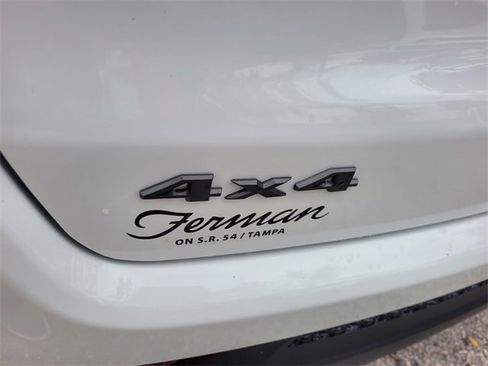 New 2026 Jeep Compass Latitude image 11