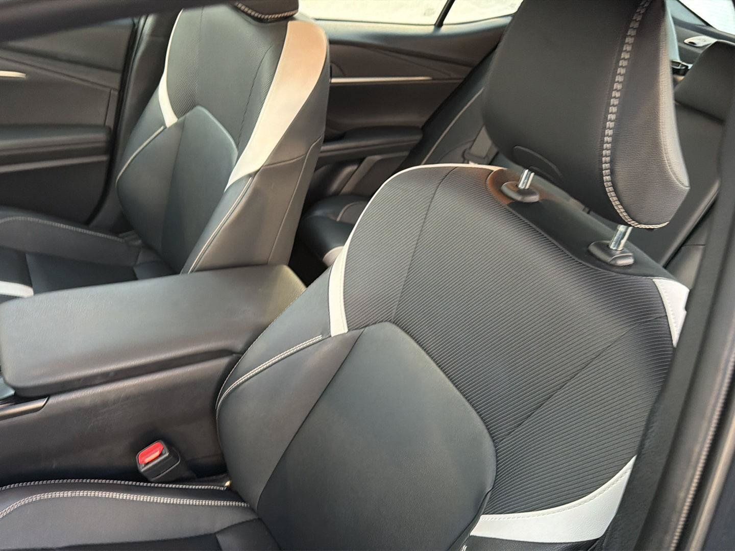 Used 2025 Toyota Camry SE FWD image 28