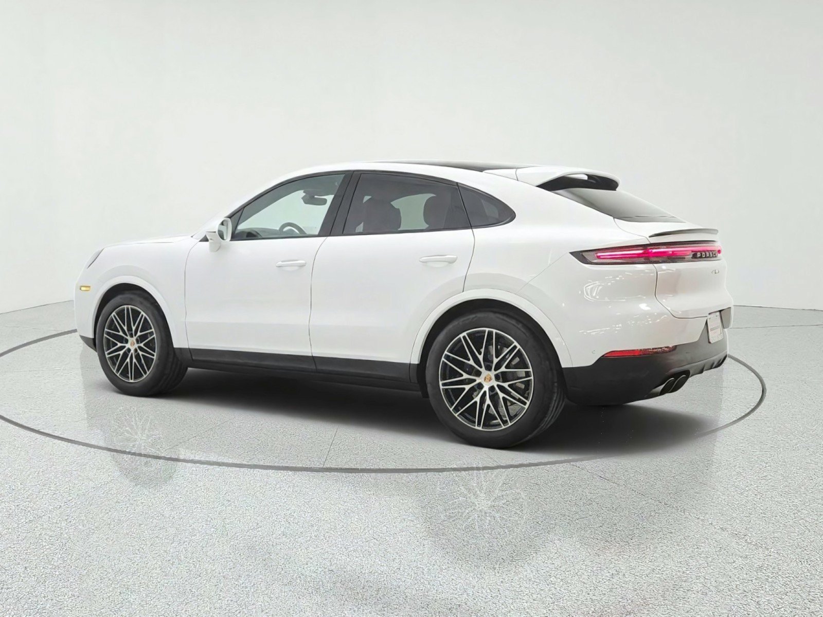 Used 2025 Porsche Cayenne Coupe AWD/4WD image 7