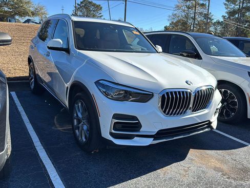 Used 2023 BMW X5 xDrive40i w/ Premium Package image 4