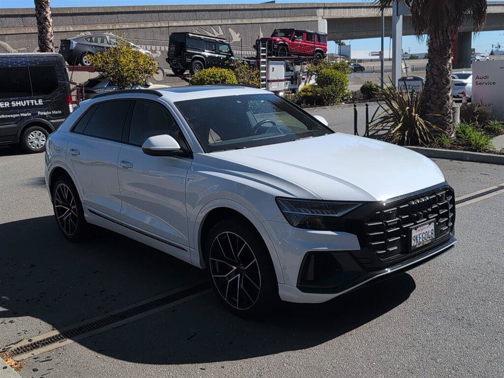 Used 2023 Audi Q8 Premium Plus AWD/4WD image 4