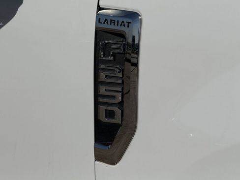Used 2019 Ford F250 Lariat w/ Chrome Package image 7