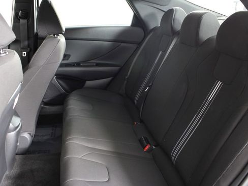 Certified 2025 Hyundai Elantra Sport image 20