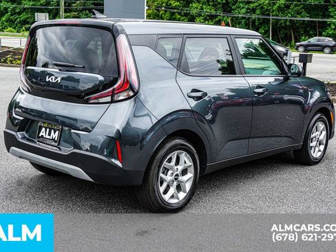 Used 2025 Kia Soul LX w/ LX Technology Package FWD image 5