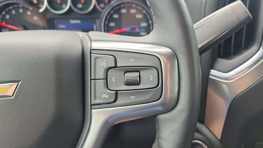 Used 2022 Chevrolet Silverado 1500 LT AWD/4WD image 21