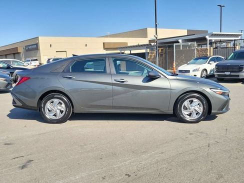 New 2026 Hyundai Elantra SE FWD image 27