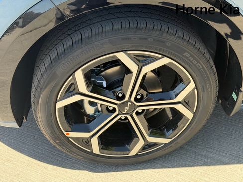 New 2026 Kia Niro SX Touring FWD image 8
