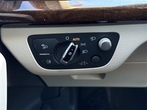 Used 2018 Audi Q5 Prestige w/ Prestige Package image 28