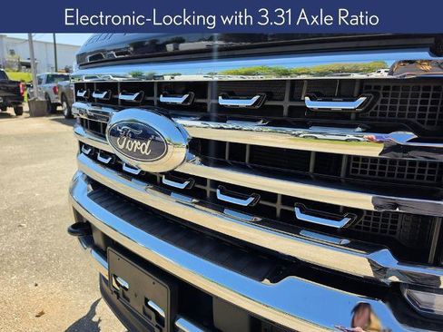 Certified 2025 Ford F250 Lariat AWD/4WD image 20