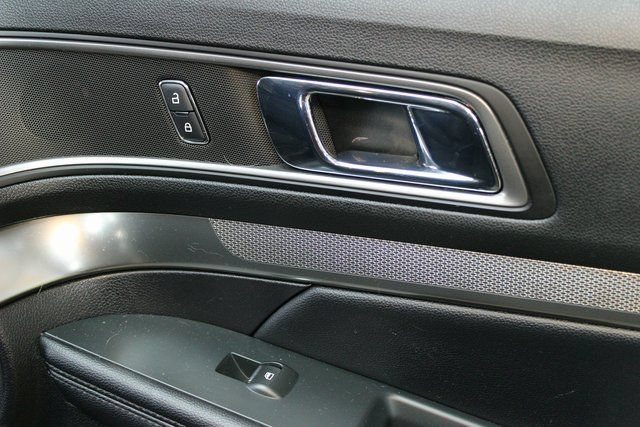 Used 2019 Ford Explorer XLT w/ Safe & Smart Package AWD/4WD image 9