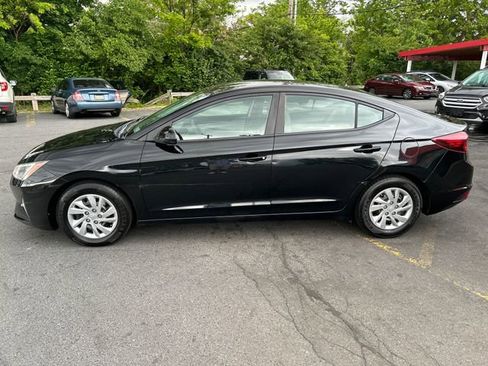 Used 2019 Hyundai Elantra SE FWD image 3