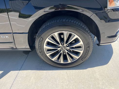 Used 2016 Lincoln Navigator L Select AWD/4WD image 29