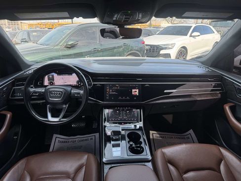 Used 2021 Audi Q8 Prestige w/ Prestige Package image 22