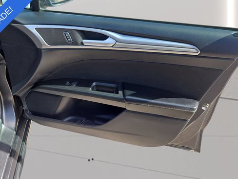 Used 2020 Ford Fusion SE FWD image 13