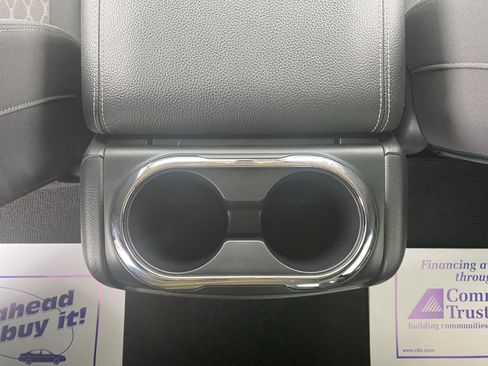 Used 2024 Nissan Titan SV w/ SV Convenience Package image 23