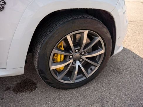 Used 2018 Jeep Grand Cherokee Trackhawk AWD/4WD image 9