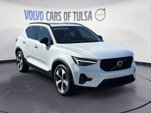New 2026 Volvo XC40 B5 Plus w/ Protection Package Premier image 7