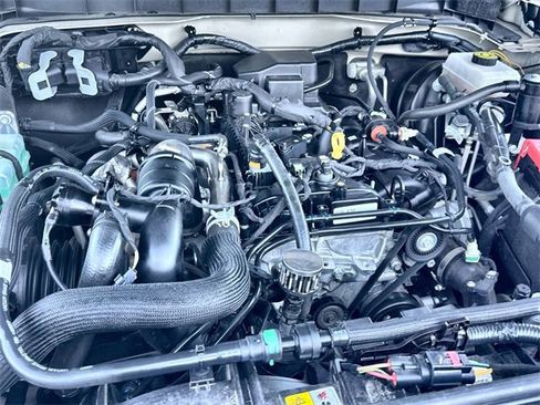 Used 2022 Ford Bronco Everglades image 26