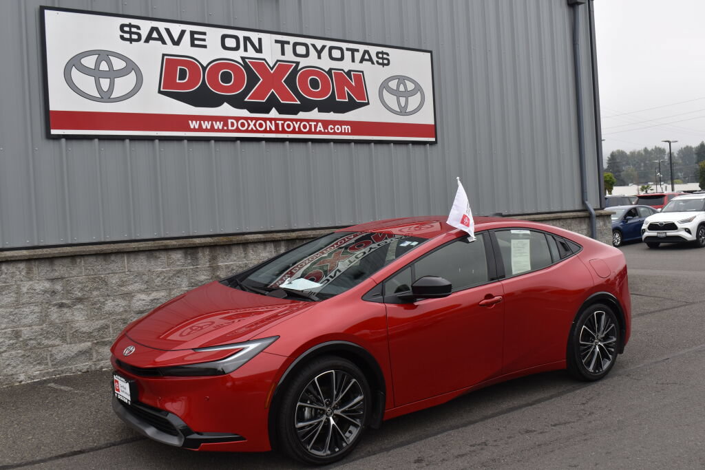 Certified 2026 Toyota Prius XLE FWD image 1