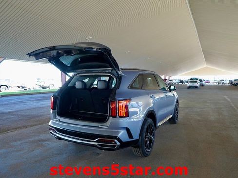 Used 2023 Kia Sorento SX image 5