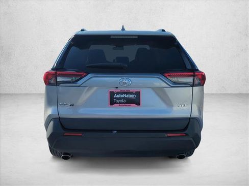 Certified 2022 Toyota RAV4 XLE FWD image 4