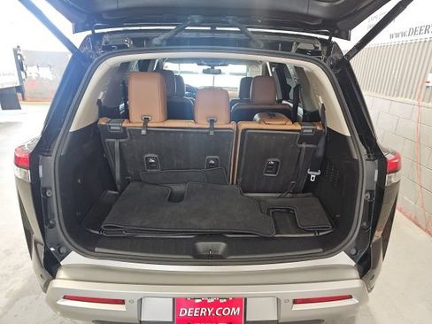 Used 2022 Nissan Pathfinder Platinum w/ Cargo Package AWD/4WD image 15