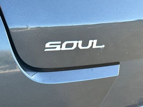 Certified 2023 Kia Soul LX w/ LX Technology Package image 33