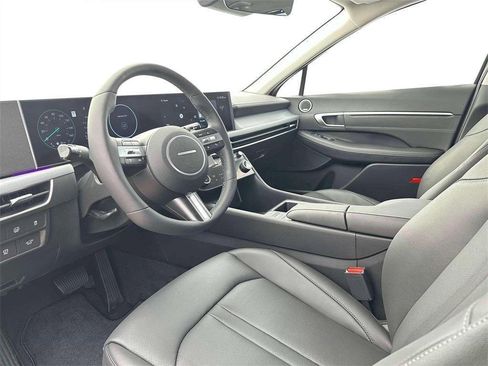 New 2025 Hyundai Sonata Limited image 14