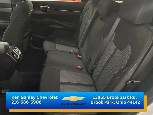 Used 2023 Kia Sorento LX AWD/4WD image 19