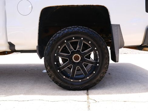 Used 2018 Chevrolet Silverado 1500 LT w/ All Star Edition AWD/4WD image 17