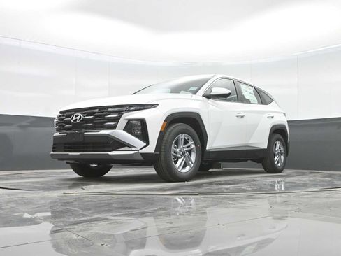 New 2026 Hyundai Tucson SE image 24