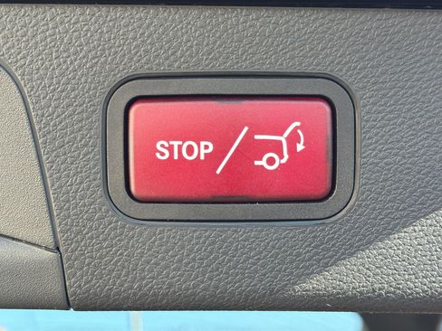 Used 2019 Mercedes-Benz GLC 300 300 Sport Utility image 20