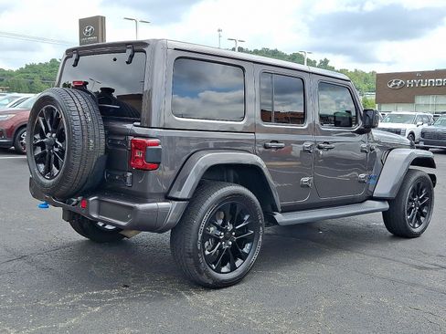 Used 2021 Jeep Wrangler Unlimited Sahara AWD/4WD image 6